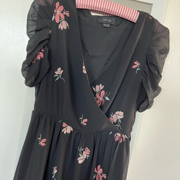 (❗️Need to sell this week -LIKE NEW) black floral dress - Picture 2 of 4